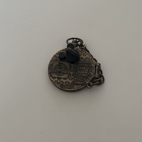 Disney haunted mansion O-pin house - Picture 3 of 4